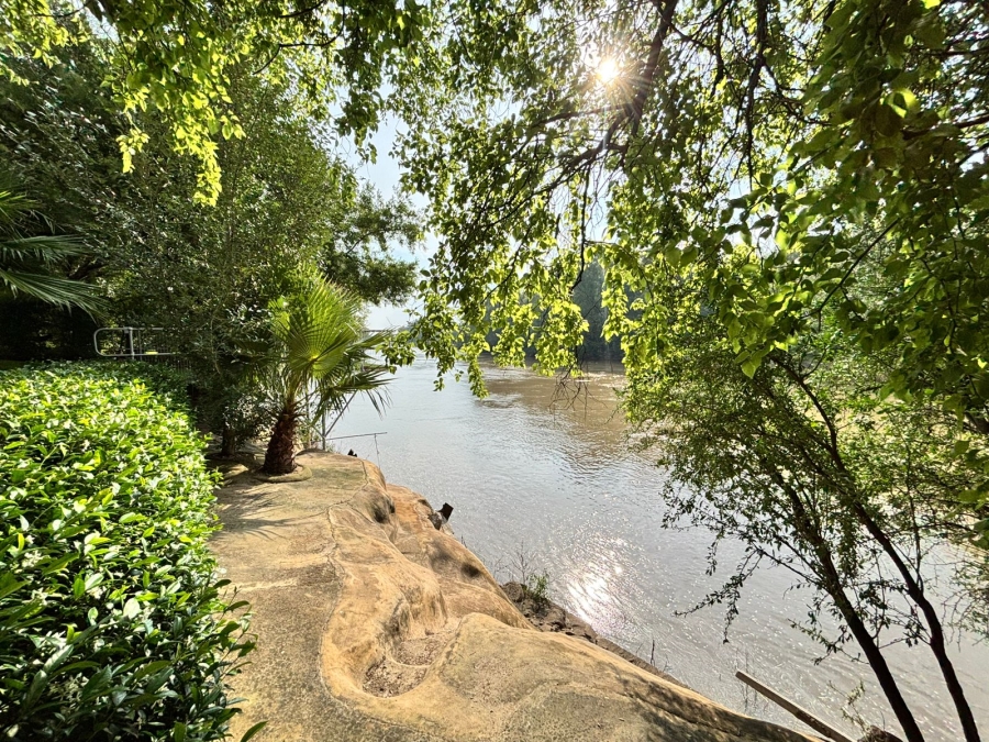 3 Bedroom Property for Sale in Vaal de Grace Golf Estate Free State